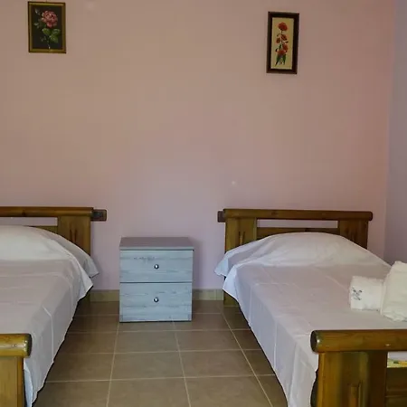 Vila Xhorxh Bitri Aparthotel Piqeras