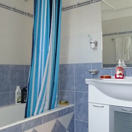 Vila Xhorxh Bitri Aparthotel Piqeras